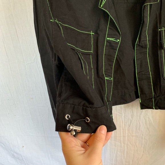 New Look Black and Green Cargo Cropped Jacket Womens Size M - Picture 3 of 6
